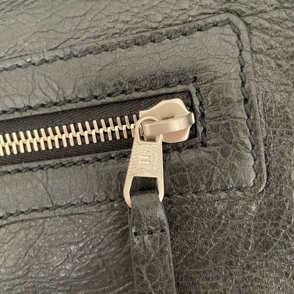 BALENCIAGA Unisex Arena Day Messenger Bag - Picture 4 of 8